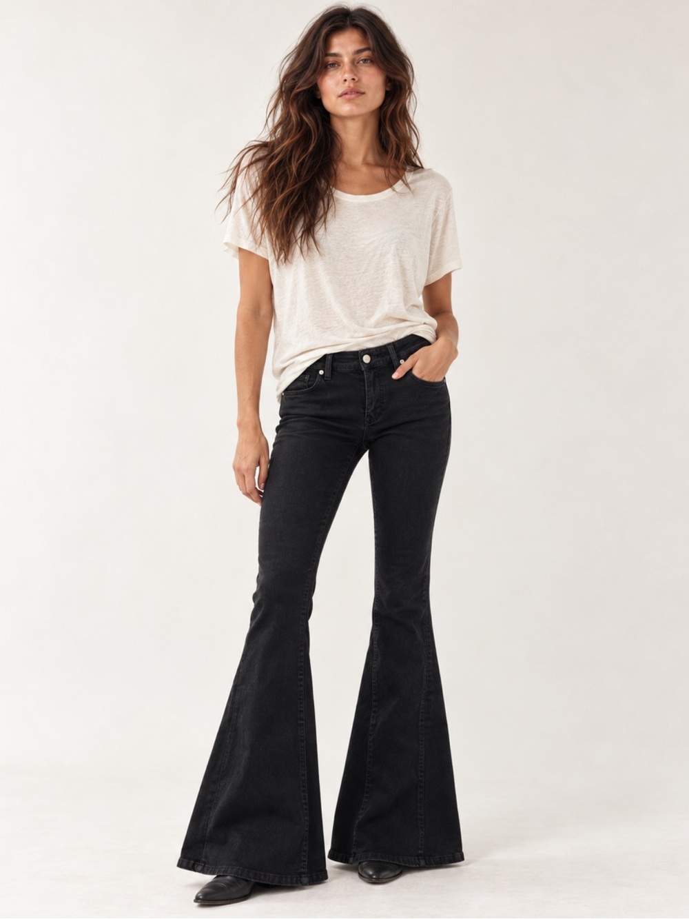 BDG Urban Outfitters Black Low-Rise Super Flare Bell Bottom Jeans Size 26 NWT